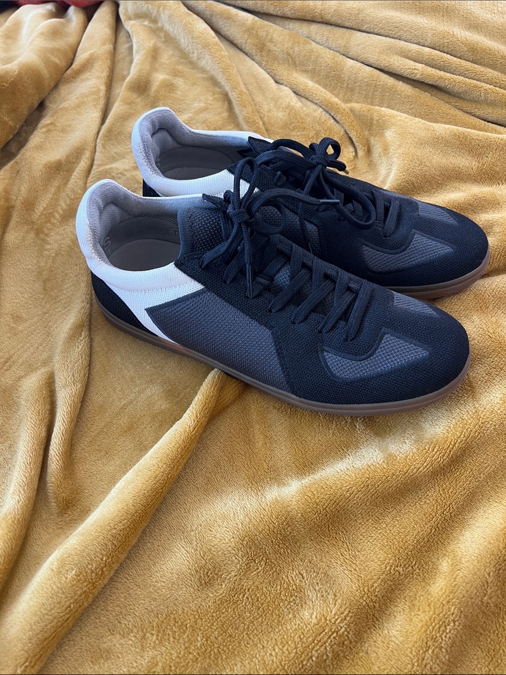Rothy's Men's Black and White Lace-Up Sneakers